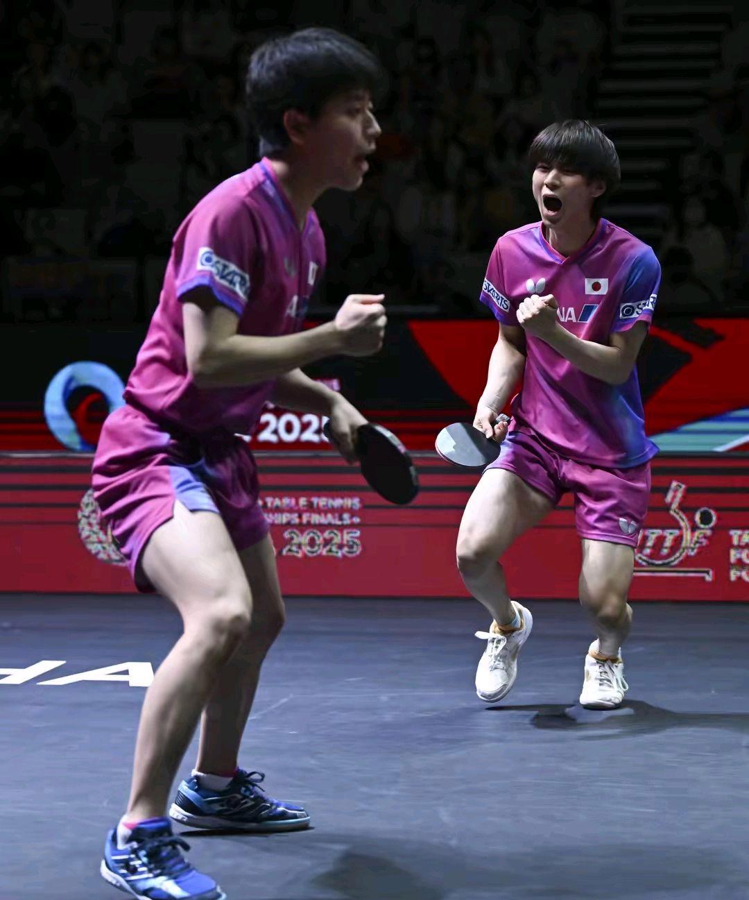 日本乒乓球队轻取法国乒乓球队，奥恰洛夫制霸全场