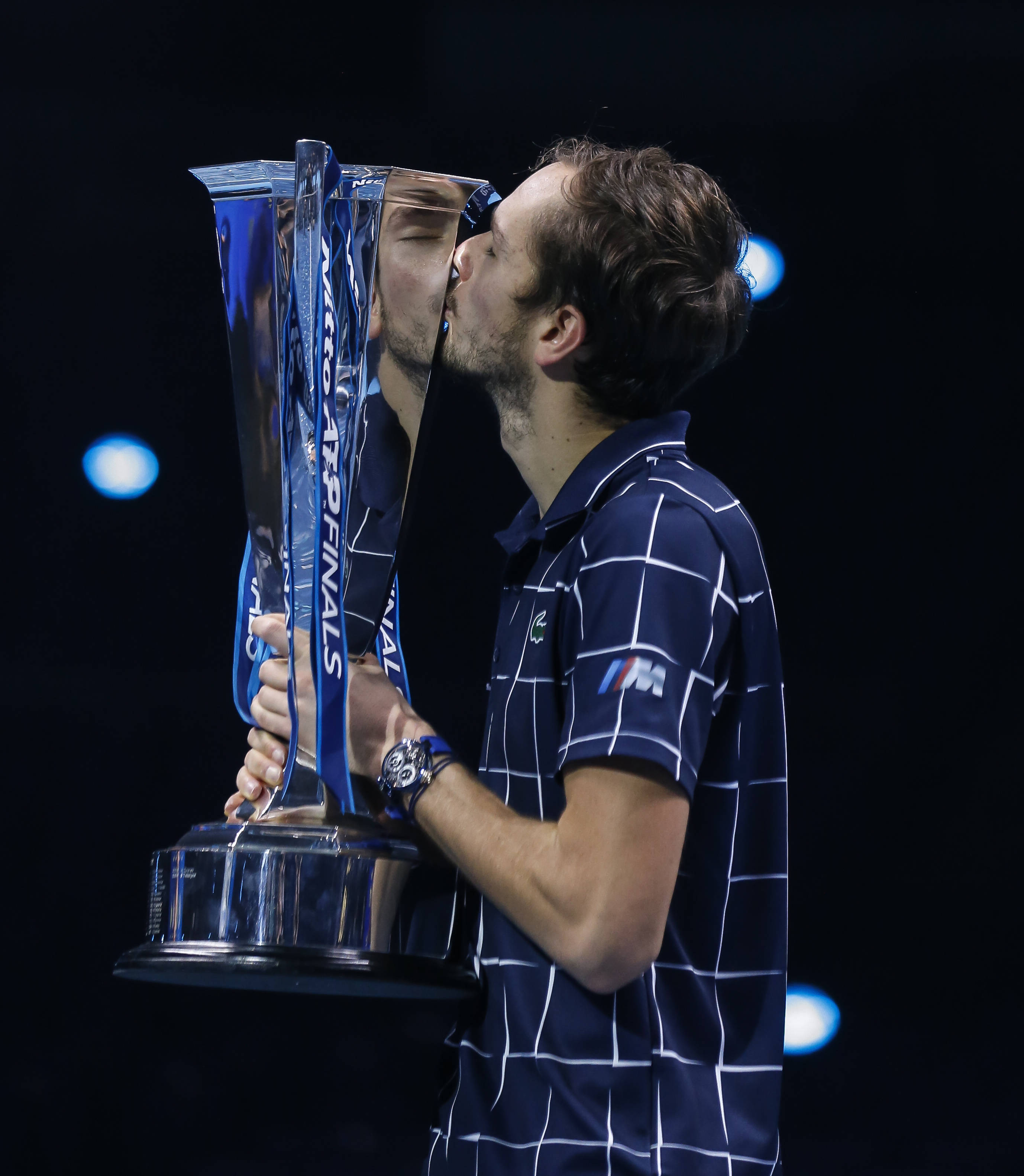 日本网球队轻取世界网球队，梅德韦杰夫打破历史纪录的简单介绍