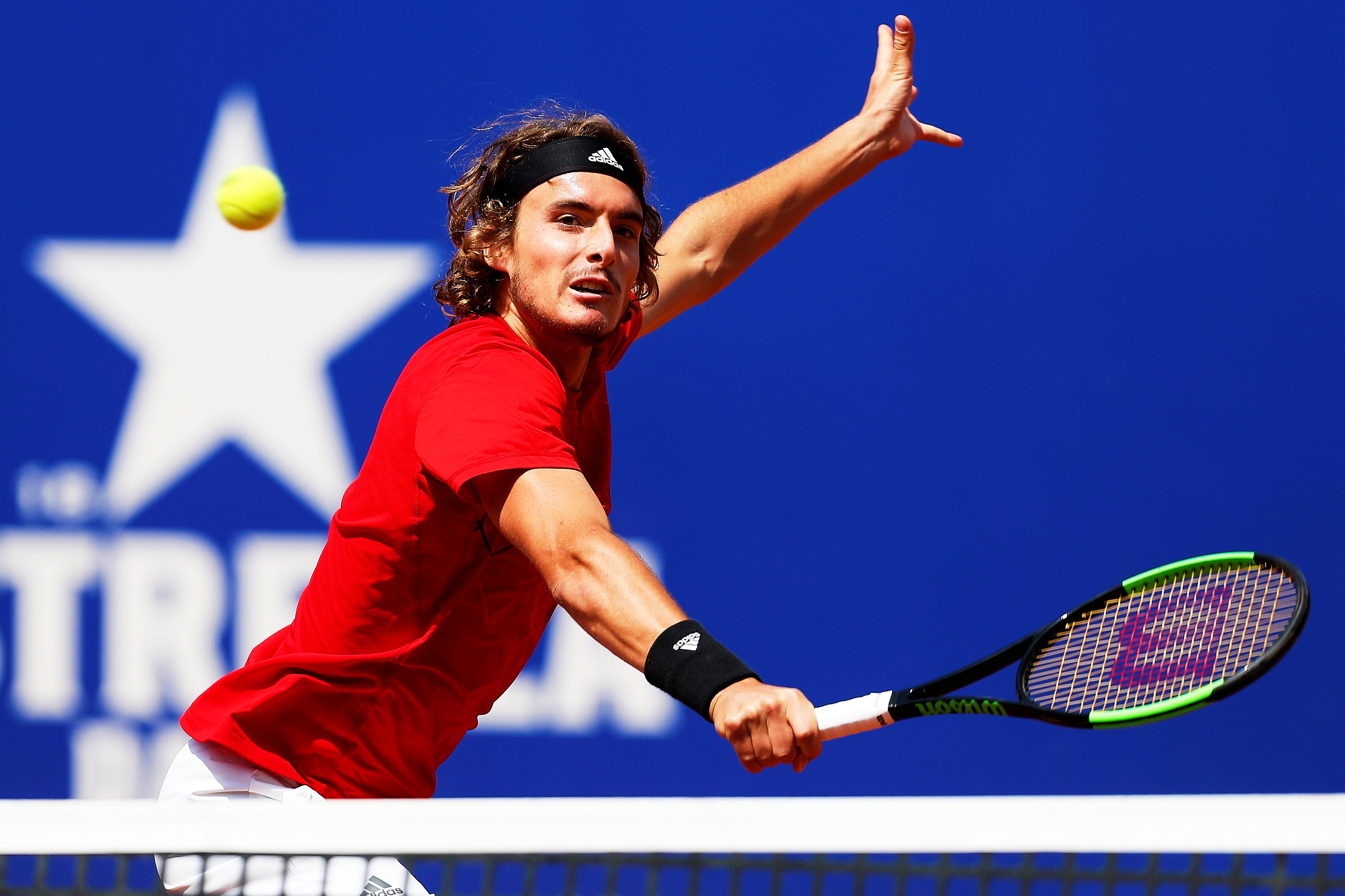 意大利网球队力克美国网球队，西西帕斯三分雨点燃全场