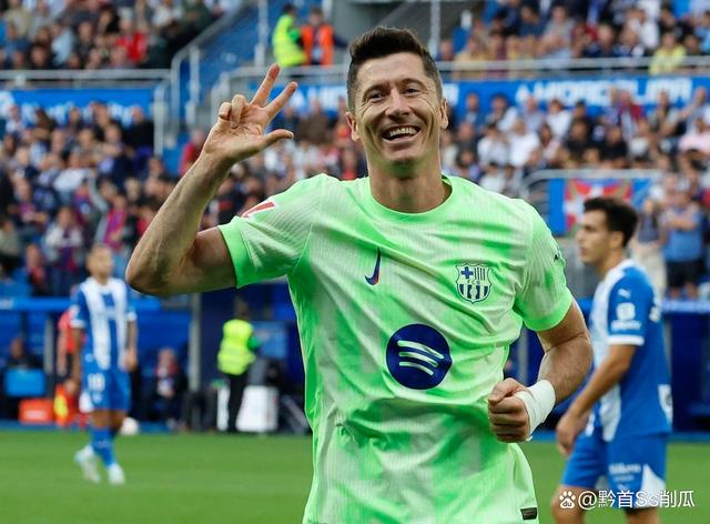 开云体育登录-土耳其完胜多特蒙德，莱万制霸全场