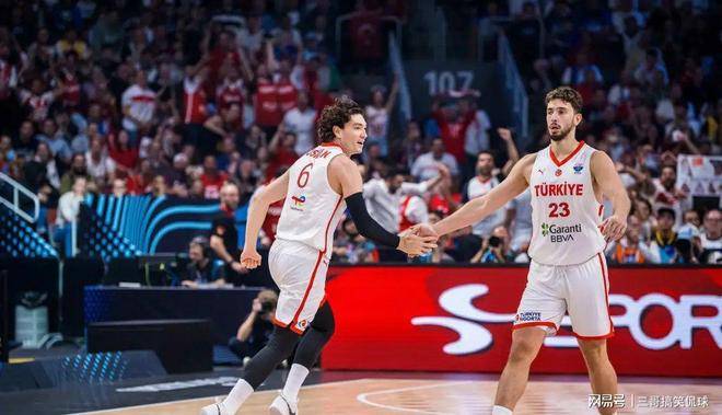 德国男篮血洗加拿大男篮，莫里斯送出助攻的简单介绍