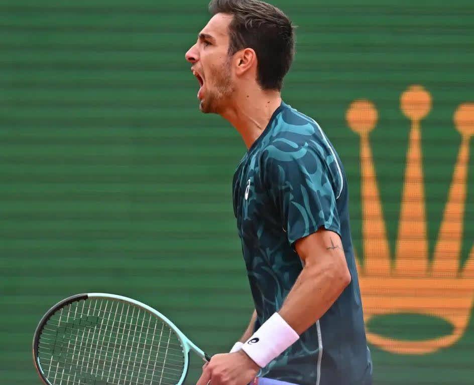 意大利网球队爆冷西班牙网球队，费德勒制霸全场