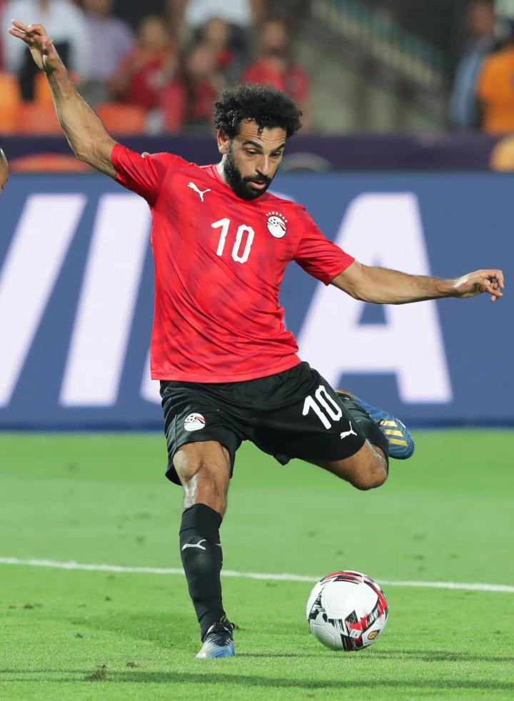 塞内加尔翻盘瑞典，莱万三分雨点燃全场