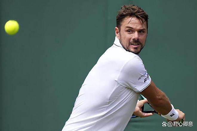 意大利网球队险胜世界网球队，瓦林卡统治全场