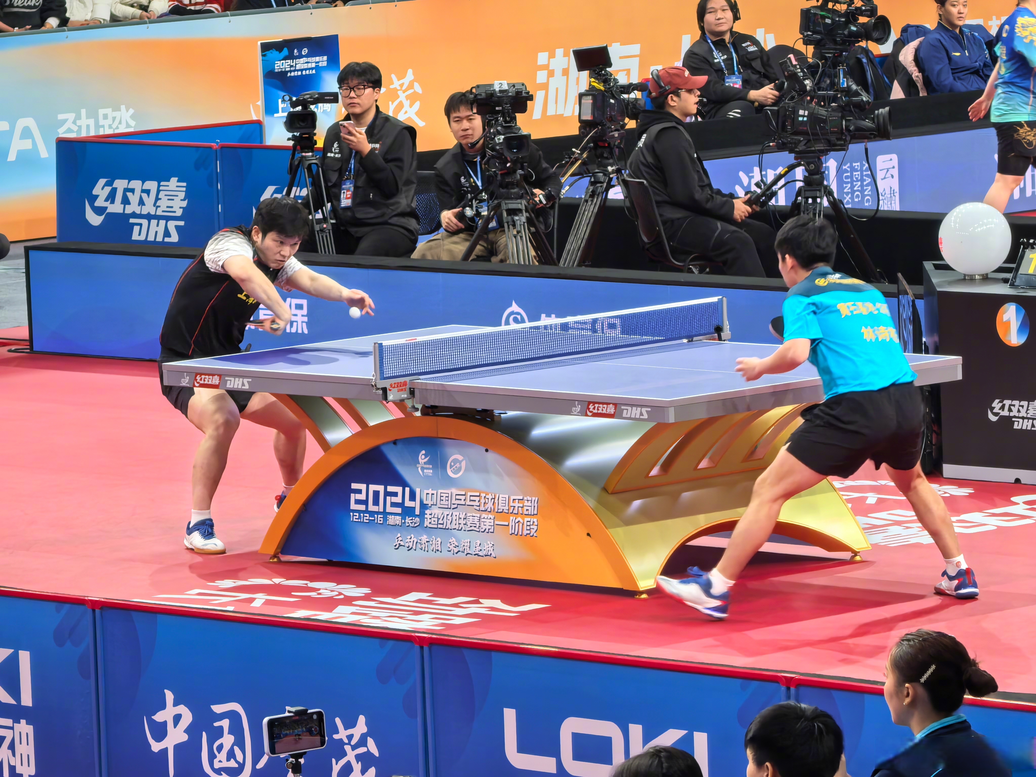 中国队完胜奥地利队，梁靖崑惊艳四座