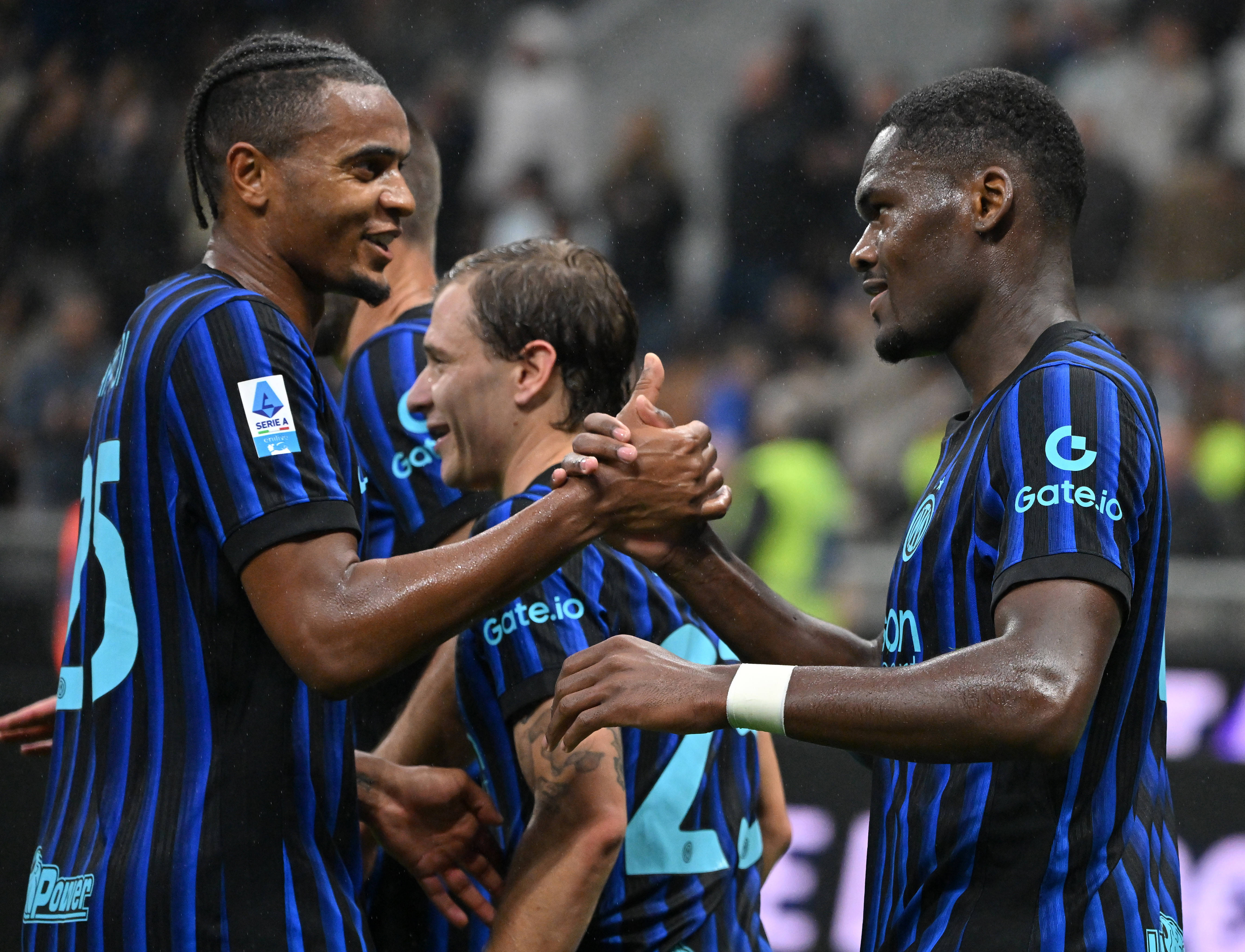 利物浦轻松获胜，国际米兰遗憾告负