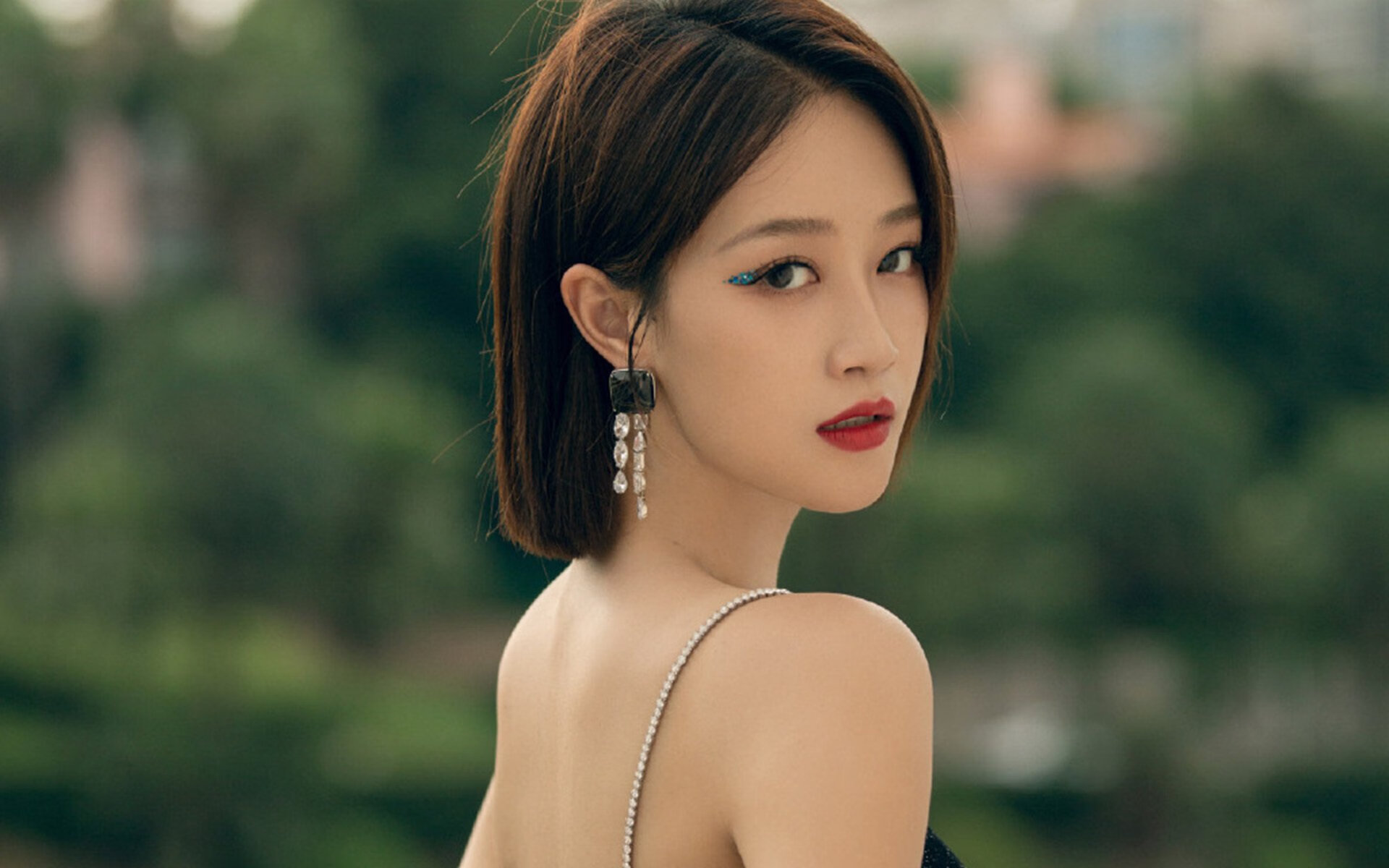 古典防守美学的胜利，尼斯争冠战靠希腊式铁血防线胜出，门迪表现堪称教科书