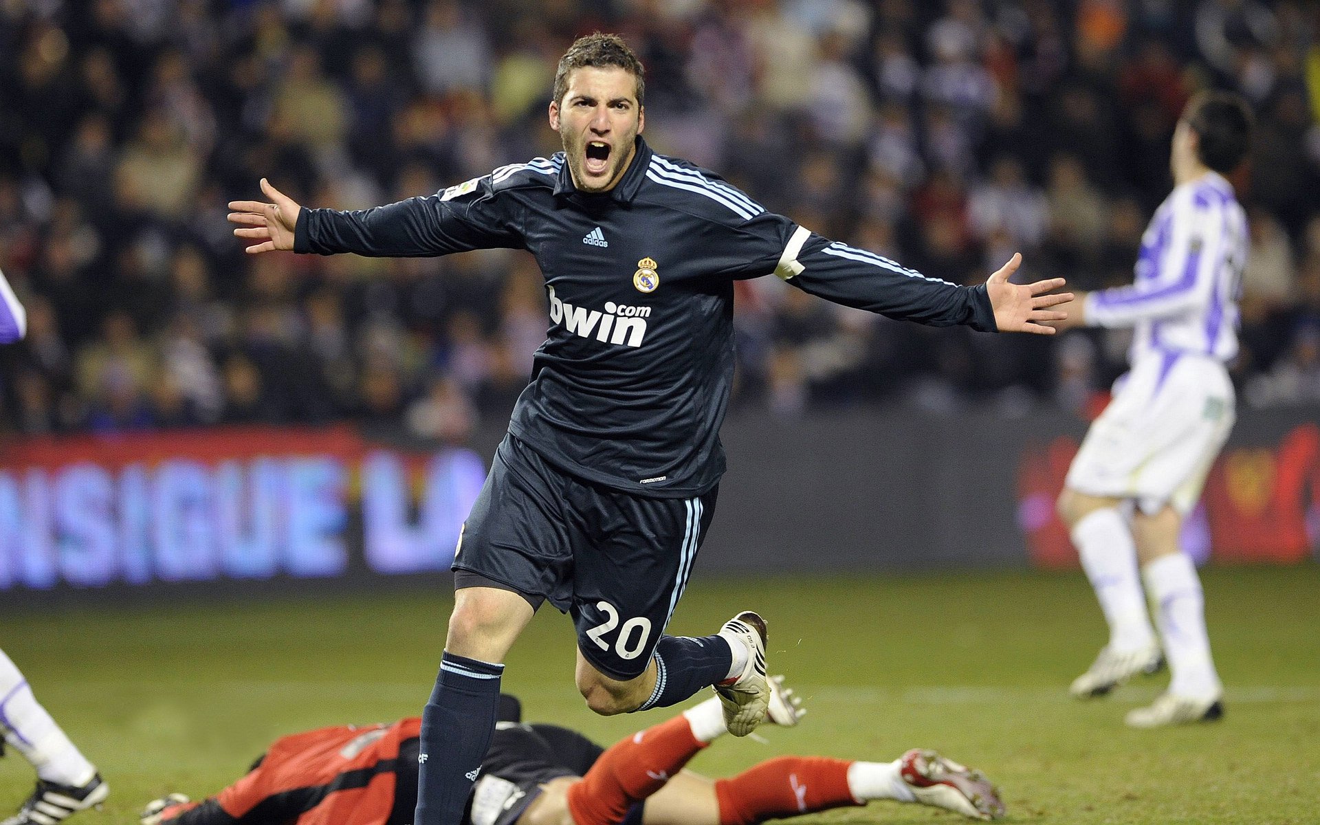 尤文压制中国,加克波关键先生定乾坤—友谊赛中的巨星闪耀