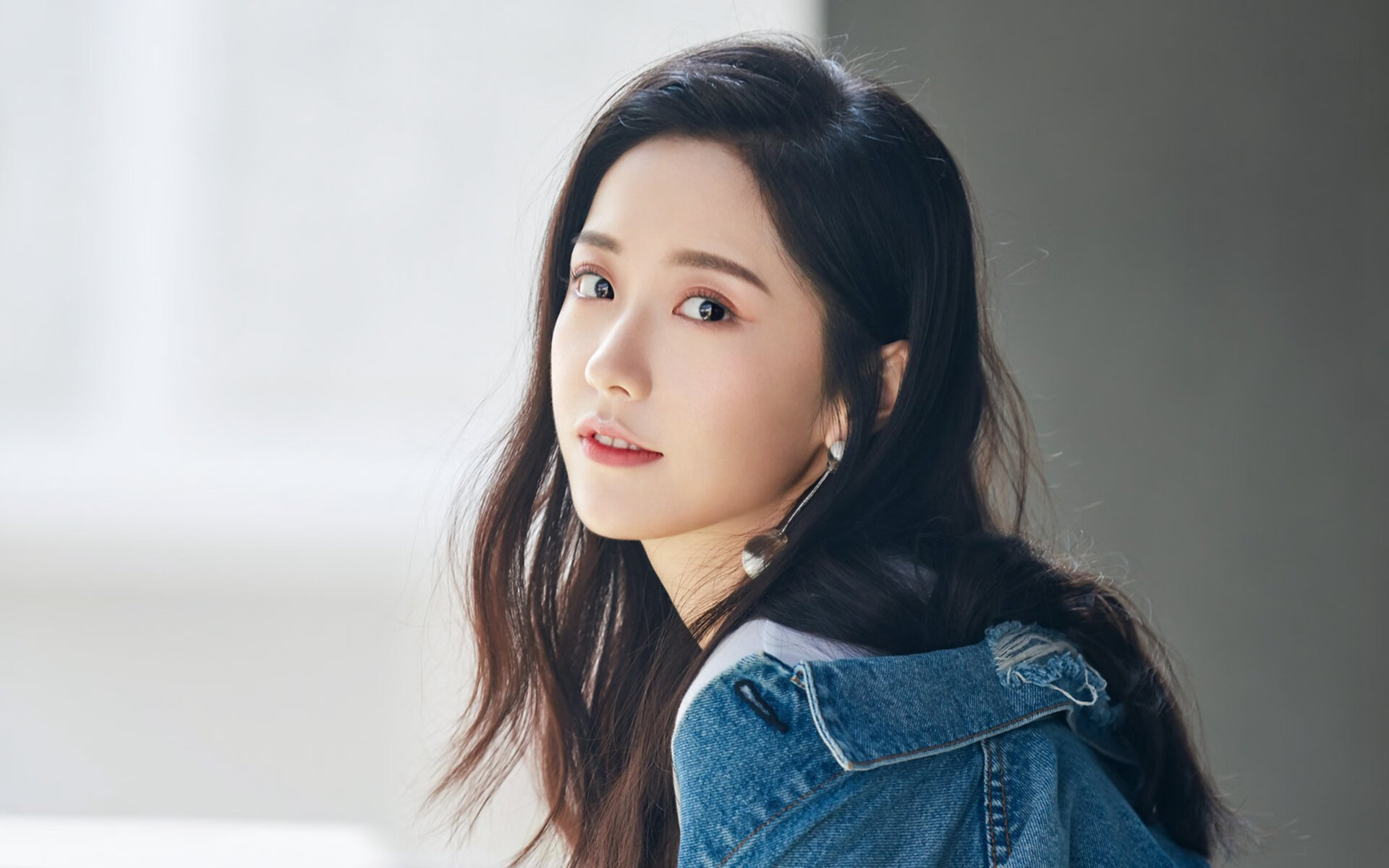 铁蹄与铜墙,当公牛般的碾压遇上字母哥的死亡封锁