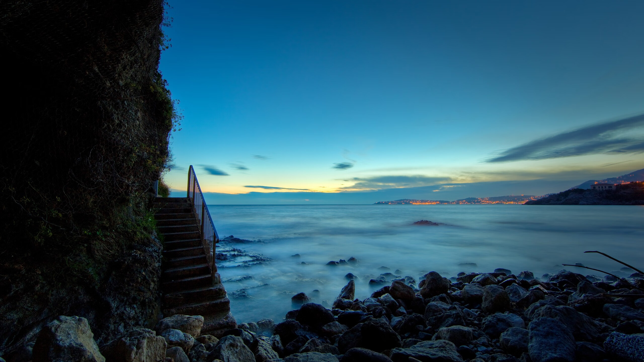 开云sport-超规格之人，欧冠半决赛之夜，阿劳霍的钢铁意志与空间统治