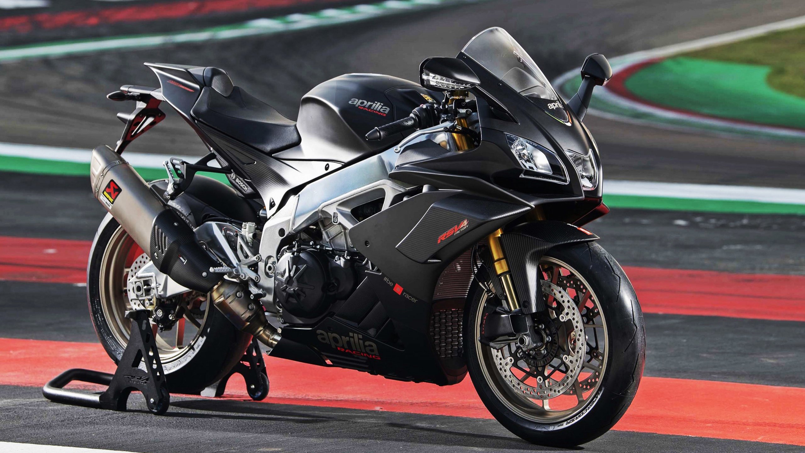 开云体育入口-布克爆发引领热火单节狂潮，凯尔特人防线崩溃惨遭拉开